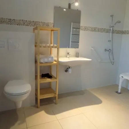 Fuer Acht Personen By Interhome Casa vacanze Saint-Crespin